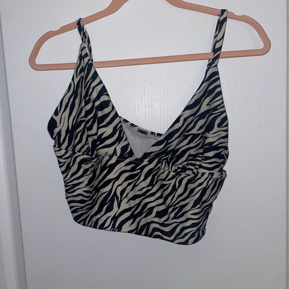 Old navy swim top - Picture 1 of 4